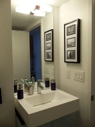 Hotel Boutique Harbourfront Condos Toronto